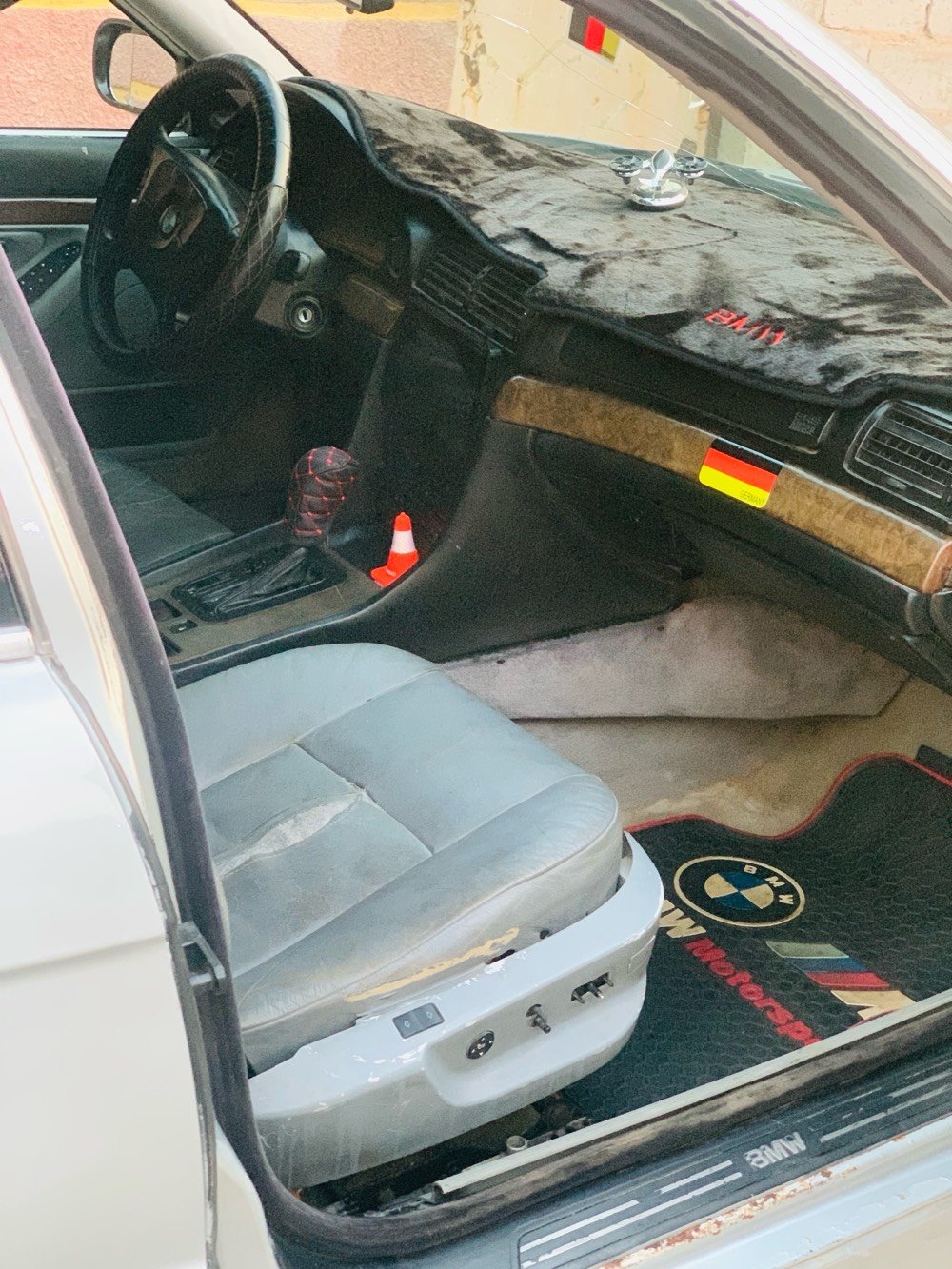 BMW خفاش 1997

رقم اربيل تحويل او وكاله رقم مميز
سنويه منتهية قبل 4 اشهر

حجم 28 V6

كشن كهرباء جلد

تدفئة تبريد

شاشة اندرويد

سستم صوت

تخم تاير

باتري جديد

منضومه بانزين جديدة

عليها ادامه كامله

بدون اي نقص 

كير ومحرك بشرط طيارة

كهربائيات فول 

السعر 80 ومجالها بسيط

8 اوراق عليها تنزل من سعرها