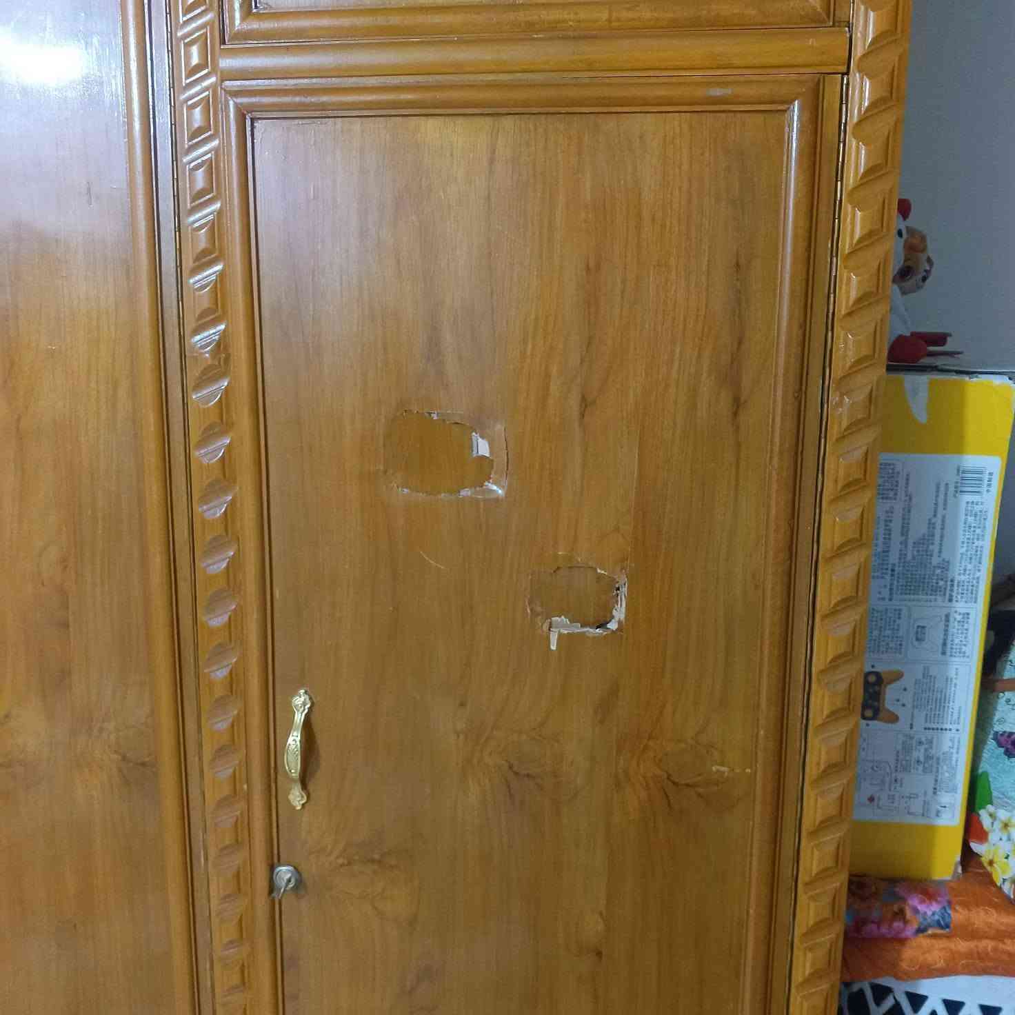 بعد الوعود الكاذبة كنتور صاج تفصال 4 ابواب جديد يشهد الله بي بس ذني 3 ضربات موضحات بل صورة وجرباية صاج تفصال تكمة مو طكتوكية هيه ودوشك السعر 300 الف ثنينهن العنوان الكاظمية ساحة عدن ***********
