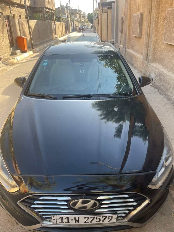 سوناتا موديل 2018 امريكي 120$وبيها مجال
فول موصفات عده الفتحه  السيارة بأسمي
رقم جديد انكليزي بغداد وسنوية جديدة الهزة بعدها ما نافذه
لون اسود مرتبة السيارة بيها كم قطعه ابيع حزام
مكاني الأنبار لتواصل الاتصال على الرقم  ***********
