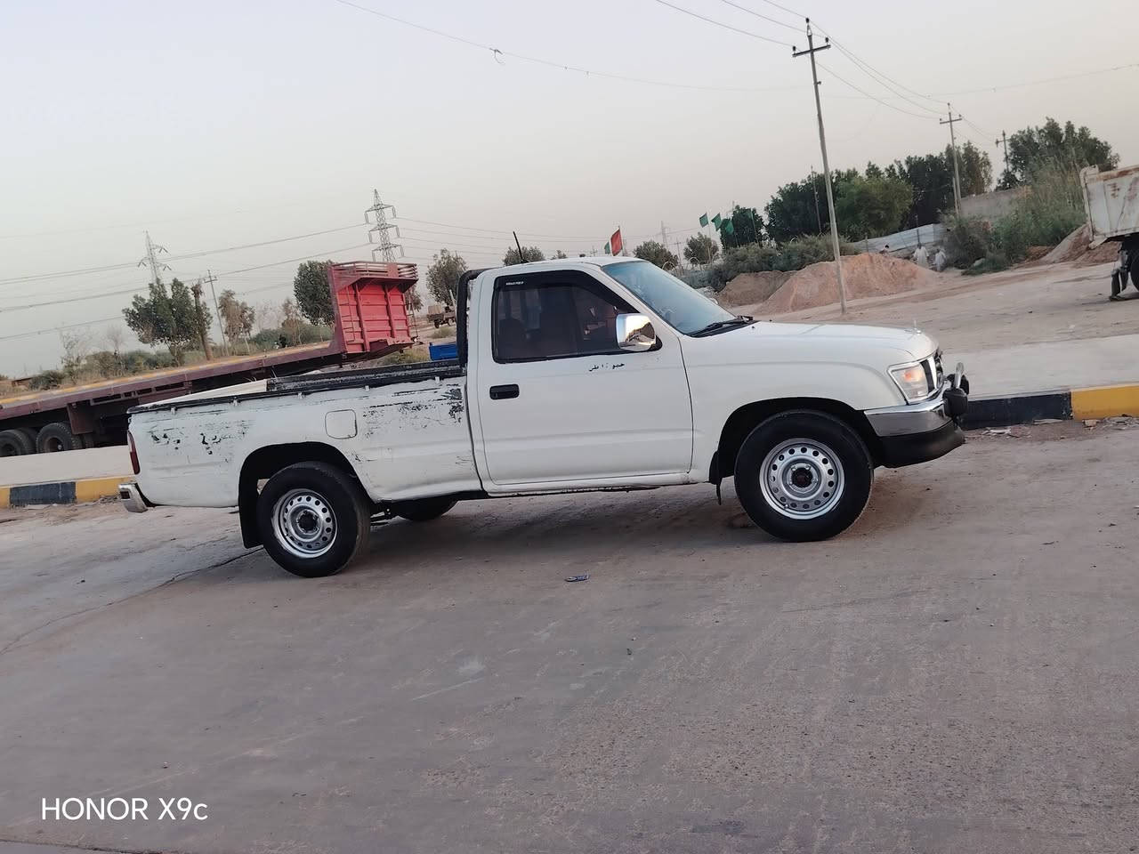 البيع خمسه جنكال رقم بصره تحويل مباشر سياره كفاله عامه من كلشي لا ضربة ولا تبديل ولا صبغ على وضع شركه حداديه كهربائية كله جاهزة متخسر ربع عليه عنوني ذي قار  السعر ٦٢ ورقة علمن اني مكلف بنشر نتصل ***********

نص مكتوب في الصور:
- HONOR X9c