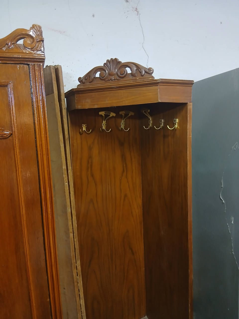غرفه صاج خارج داخل حطاطه ست ابواب نظيفه جدا سعرهه ٥٥٠ للتواصل ***********مكاني بغداد
