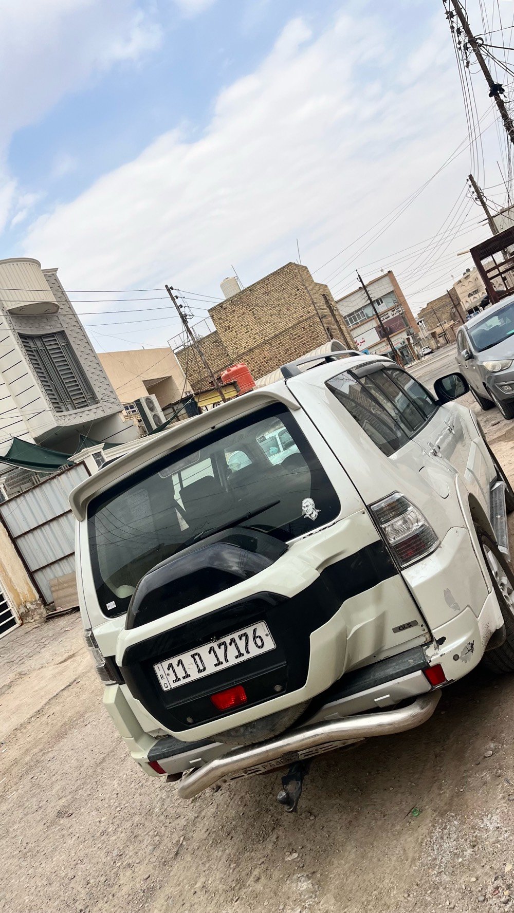 سلام عليكم باجيرو حبتور 2009
تخم تاير 
أربع شاشات 
بيها عشر سماعات 
رقم مميز 
المكينه بلاديه 3000
ألون ابيضّ صدفي 
بيها قطعتين صبغ 
مري شفط 
زاراكات بل داعاميه 
أشاره بل مرايه 
سبعه راكب 
تبريد تلث قطع 
بيها ثلاجه 
تحكم استيرن 
حساسات خلفيه 
كشنات كهرباء
السياره بسمي 
تبريد ثلج
الداخل كريمي 
الكهربائيات كلها شغاله 
أربع جامات كهرباء 
سنتر لوك 
بدون فتحه 
الساره فول مواصفات 
السعر 135وبيها مجال قليل 
التصال علا رقم ***********