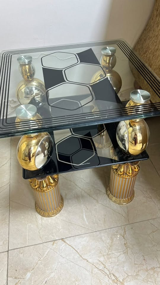 ميز • ٤ طبلات