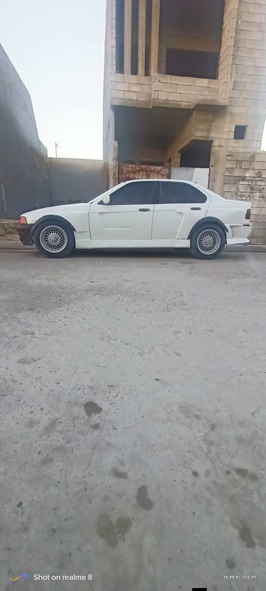 السَلٱمٌ عـَلـْيگمّ🔥 للبيع وترهم مراوس BMW E36 520i سبورت 🔥
🤍 اللون: أبيض⚙️ المحرك: 520i ديجتال سيمز (6 سلندر)💨 سحب قوي وأداء ممتاز🛞 رنكات BMW سبورت كشنات جلد  ويل دوسايز خليه سياره بيها شلعه مشاء •اللّـہ̣̥ عليها  سعرها 45$ورقه وبيها مجال ترهم مراوس

***********
