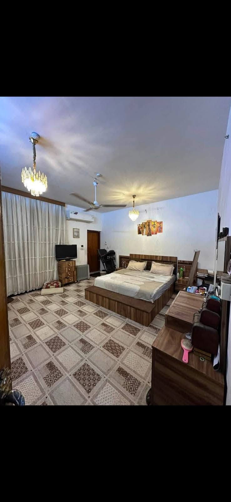 بيت  للبيع مساحته 125 متر واجهه 5 ونص ونزال 23  يحتوي ع 4 غرف نوم  هذه الأطابق الأرضي  استقبال ومطبخ  وحمام غرفة سويت  والطابق الثاني هم غرفة سويت وثنين عادي وحمام
شعب حي تجار  مقابيل كلية الامام الكاظم سعر 290 مليون وبي مجال 
للاستفسار الاتصال 

‭***********‬

‭***********
