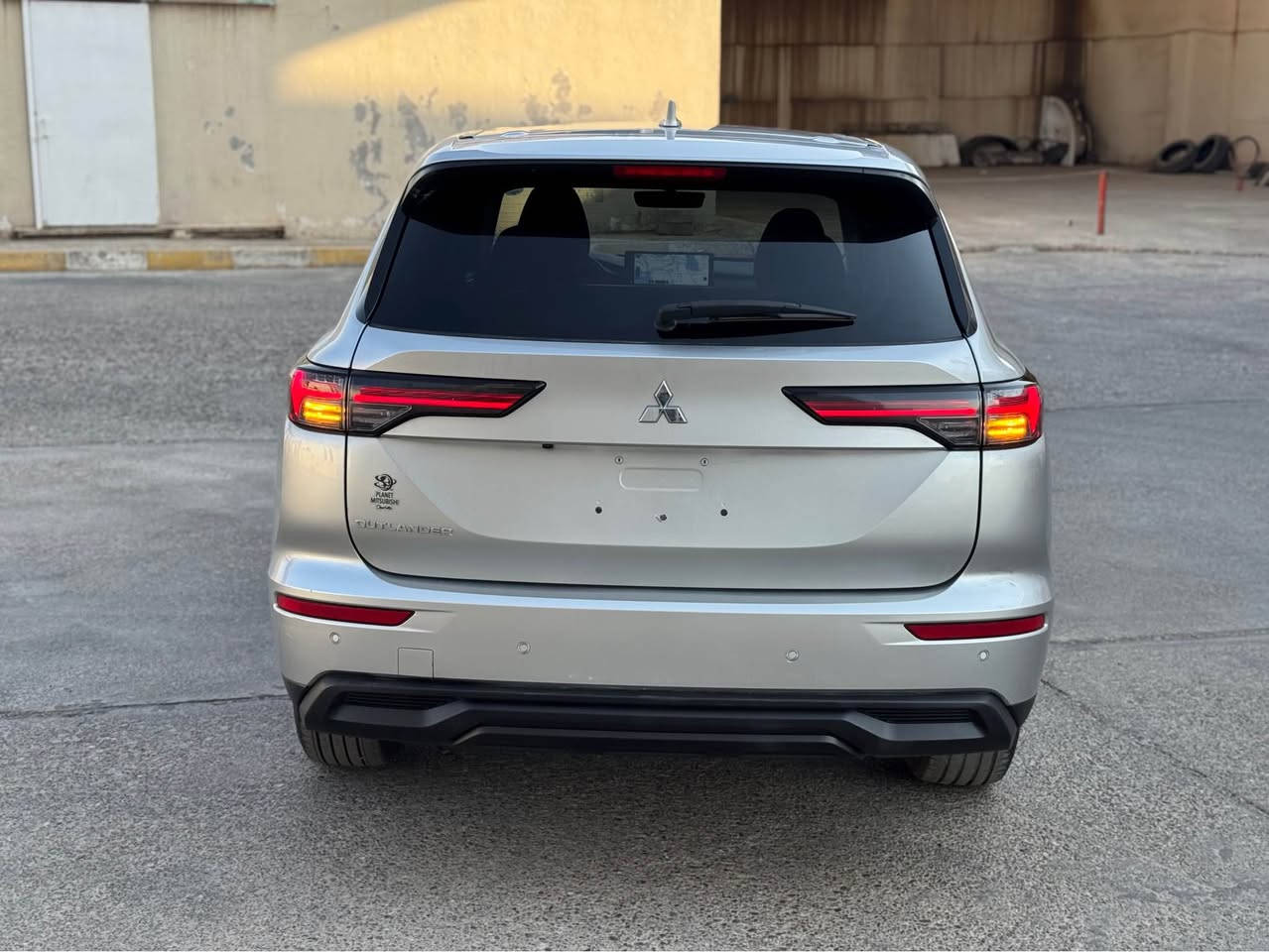 Mitsubishi Outlander 2025 متسوبيشي اوتلاندر

سيارة زيرووو فقط ماشية ٩٥ ميل 

ثلاث قطع و نص صبغ و رقم شاصي بالصور
دبل اكسن و شاشة كبير و كشنات هيتر

شرط ترقيم اربيل دهوك سليمانية

سعر 🔥 165 ورقة و مجال
مكان عقرة "ئاكرئ"
واتس اب و كورك *********** اكر, نينوى
