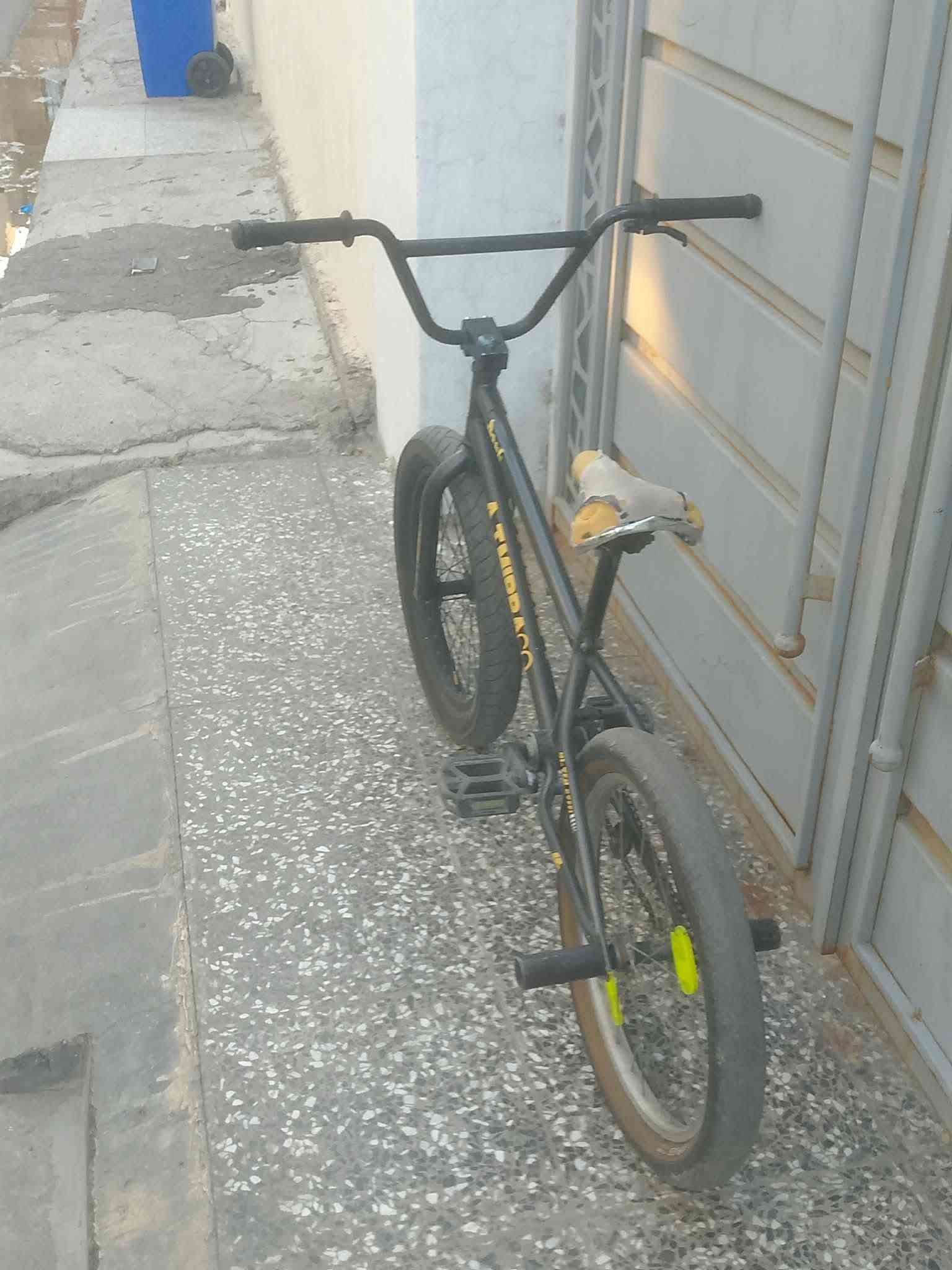 بايسكل BMX • نضيف جدا • قابل للشراي