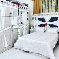 غرفة نوم • نظيفة • للبيع