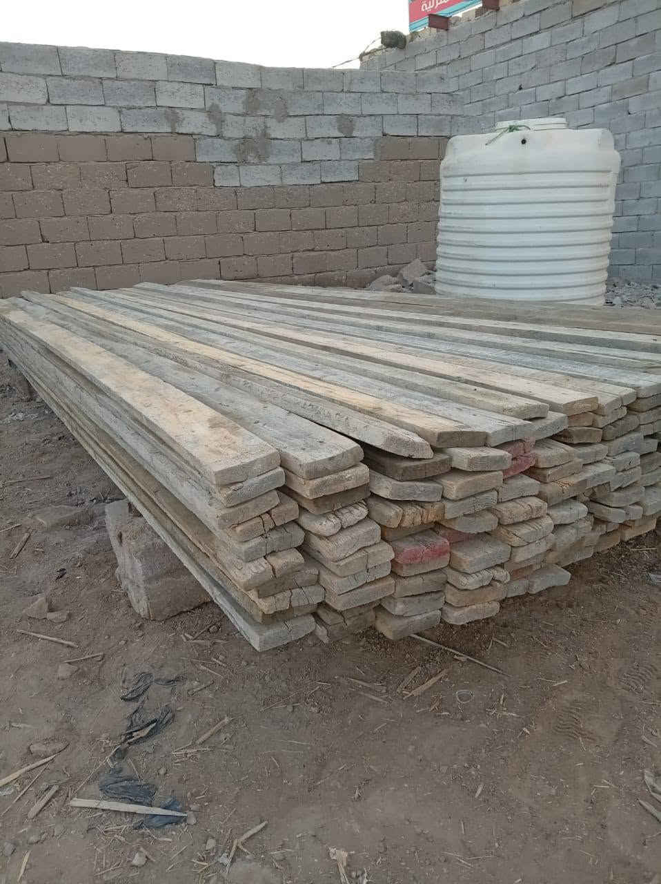 سلام عليكم
متاح مكعب ونص لوح 4متر 

مكاني الديوانية طريق سنيه 

***********
