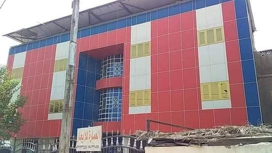 بناية اربع طوابق الشعلة الأولى مقابل سريع الشعلة حاليا فارغة تصلح ان تكون مدرسة أهلية او مجمع طبي او دائرة حكومية او مذخر للاستفسار الاتصال على الرقم ***********
