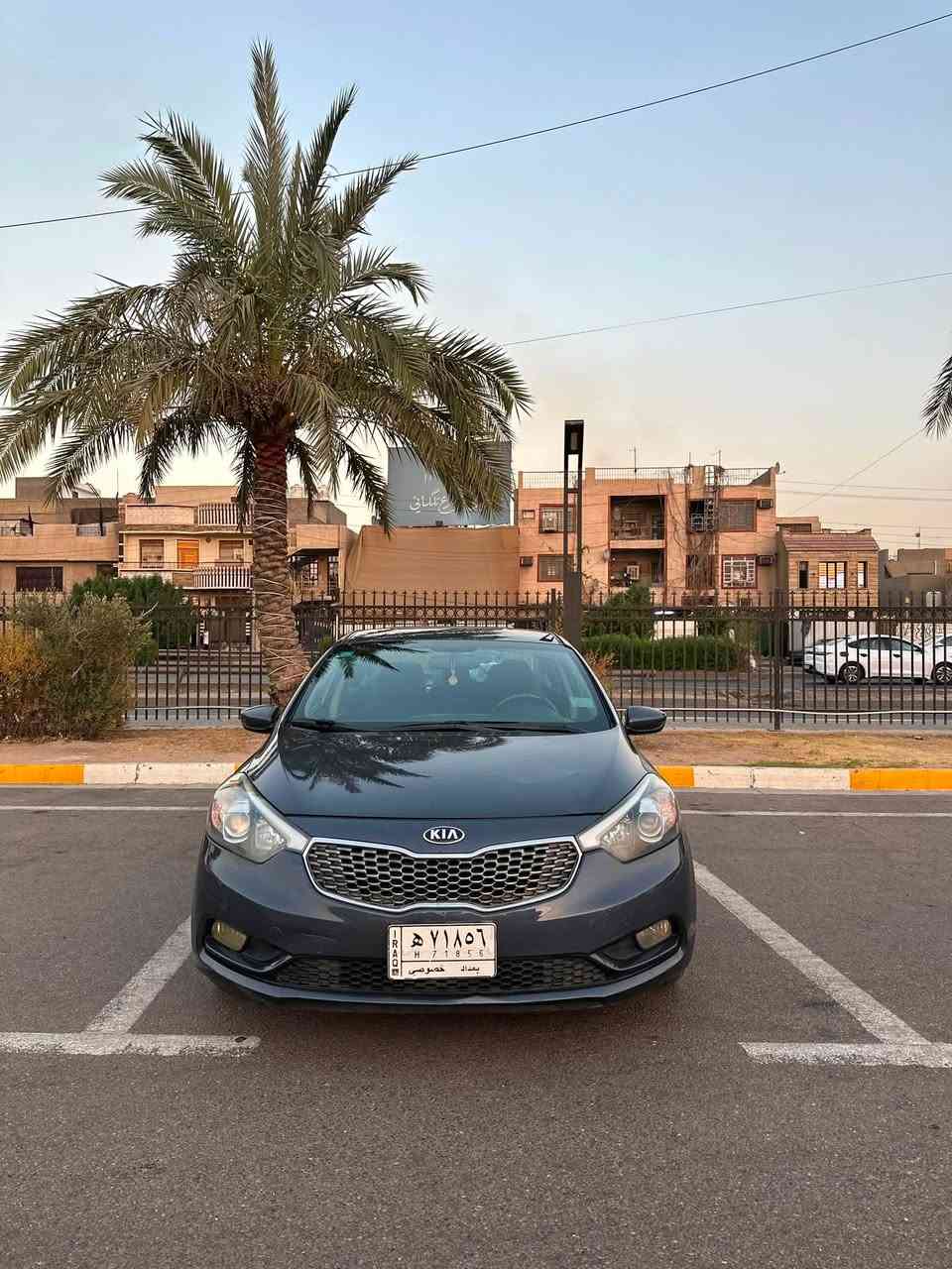 للبيع فورتي موديل 2016
ماشية ٥٩ الف مايل 
صبغ فقط جاملغ امامي جهة السايق دواخل وشواصي وايرباكات كلهة مكفولة وحته بارد مابيهة 
موصفات عادية حساسات خلفية كامرة 
السيارة جديدة واستخدام شخصي داخلة للعراق ماشية ٥٠ الف 
السعر 120 
مكاني بغداد 
رقمي : ***********
