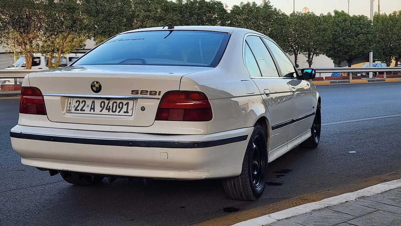 السلام عليكم للبيع بي ام موديل 1996 صقر لون ابيض 528i كير عادي للعلم سياره لوك لوك كلشي جديد بيها واتحده بي ام بموديلها بهيج نضافه من ناحيه كشر داخل محرك صدر كير كلج تبريد كله لوك تخم تاير باتري جديد لوك بيها صبغ اربع قطع ومكانين بارد فقط شرط بدون اي دواخل سنويه ورقم جديد سعرها 72 وبيها مجال بسيط العنوان بغداد قرب مرور التاجيات للأتصال على هذا الرقم ***********

نص مكتوب في الصور:
- HONOR X9d