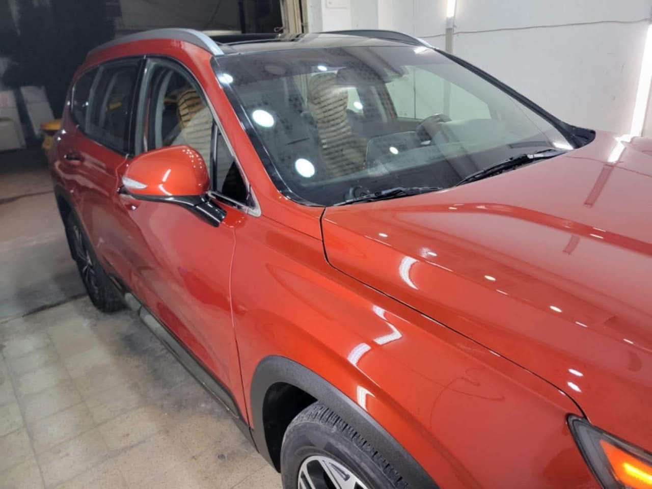 للبيع | هونداي سنتافي 2020 فل كامل

🚗 الموديل: 2020
📍 المحافظة: بغداد
💰 السعر: 26,500,000 دينار عراقي (قابل للتفاوض بالمعقول)

المواصفات:

* محرك 2000 سي سي تيربو
* ناقل حركة أوتوماتيك 8 سرعات
* سقف بانوراما
* تبريد وتدفئة للمقاعد
* شاشة عرض (داتا شو)
* فل كامل

حالة السيارة:

* العداد: 39 ألف ميل
* السيارة بحالة ممتازة وجاهزة للاستخدام

ملاحظات الصبغ:

* قطعتان مصبوغتان في أمريكا:
    * البونيد
    * الجام الأمامي الأيمن
* الباب الأمامي الأيمن مصبوغ في العراق

📞 للتواصل مع صاحب السيارة:
***********
