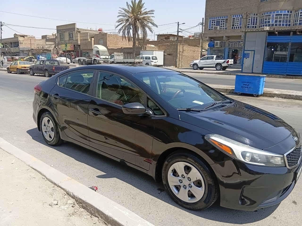 سلام عليكم
كيا فورتي امريكي مديل 2017
محرك 2000 دوش وضع الشركه
كير اي تي بلادي 
رقم سليمانية بأسمي 
حادث امريكه قبق الصندوك امبدل
بجم كبس 
سونارهة موجود وصور الحادث كلشي 
بلمنشور
عداد المسافة 53 
سيارة جديده بمعنى الكلمة 
ما متعوبه ولا ماشية 
 خاليه من اي نقص 
مكان السيارة بغداد مدينة الصدر 
رقم الهاتف ***********
