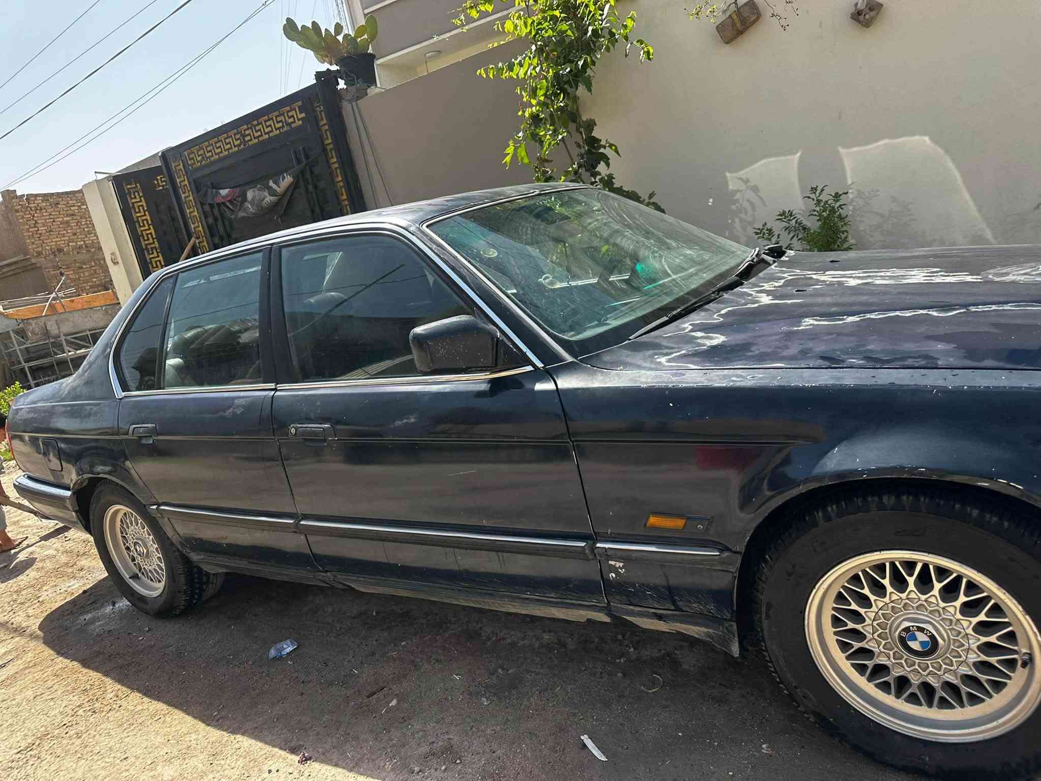 السلام عليكم
Bmw 735 
موديل 89 جاهزه كير محرك جديد كلش  وين ميعجبك اطلع 
حداديه نظيفه 
تخم تاير قبل شهر شاديهن 
دواخل نظيفه 
الكشر يحتاجله صبغ جارده بس 
مكانه بابل 
السعر 37 بي مجال 
***********
