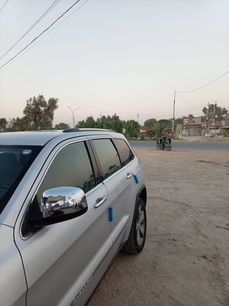 السلام عليكم سيارة جيب لاريدو بيع أو مراوس حسب قناعه بيه قطعه واحده جاملغ لامامي فقط موديل ٢٠١١ أمريكي سيارة جديده كلشي ماناقصه اي شي كير مكينه كله مكفول مكان ديوانيه ***********
