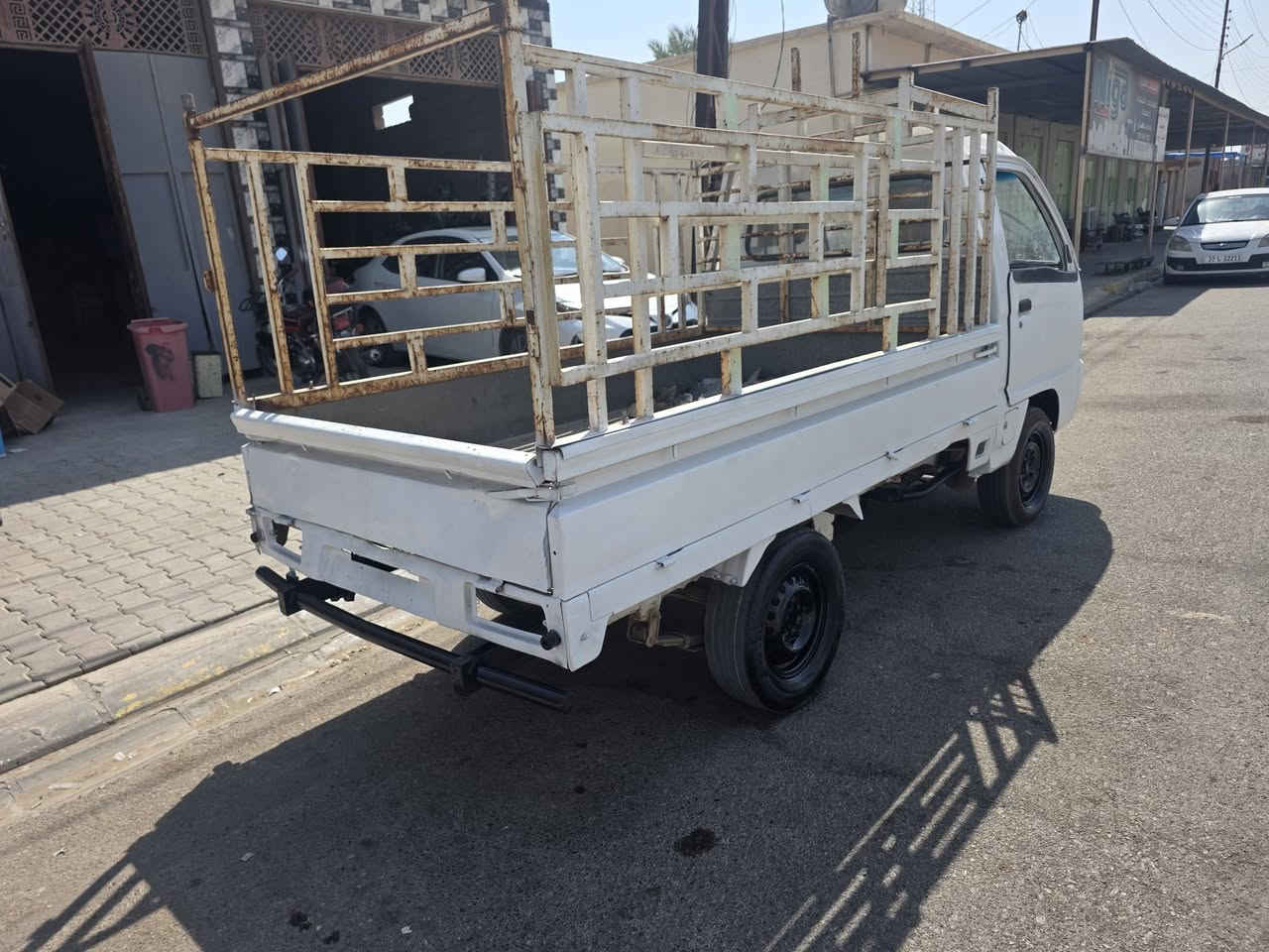 فاو للبيع 
سياره جاهزه شغاله گير محرك كلها تمام 
مكان السياره ناحيه الزاب سعر السياره 12ورقه وبيها مجال
للاتصال ***********
