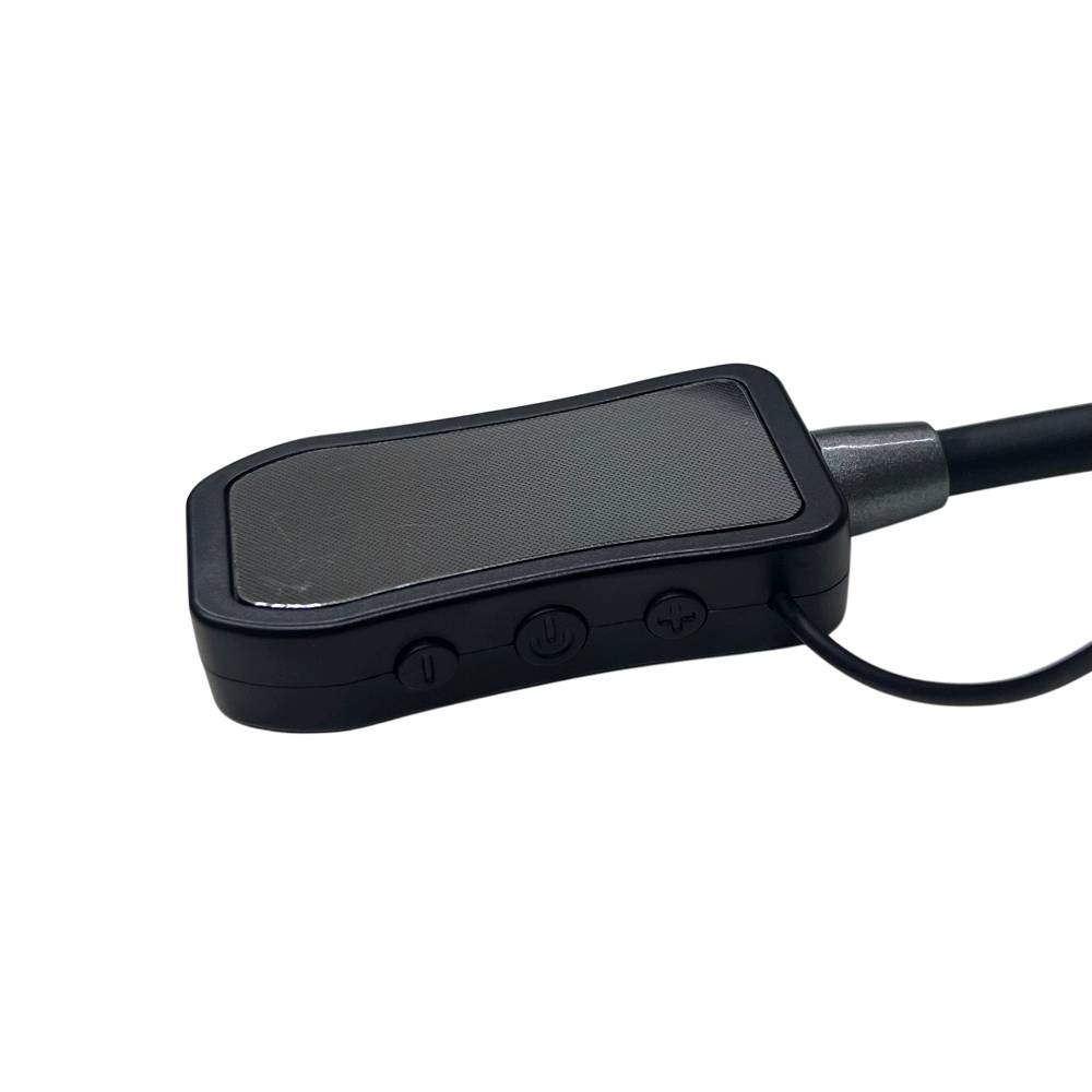 سماعة رياضية لاسلكية مودل JBL M33

سماعة رياضية لاسلكية JBL M33 بشاشة LCD وتغيير صوت – إصدار Voice Changing

• سماعة رياضية لاسلكية بتصميم Neckband عملي، مناسبة للمكالمات، الموسيقى، والألعاب مع شاشة LCD واضحة ووظائف متعددة مدمجة.

• تدعم ميزة تغيير الصوت (Voice Changing) لإضافة تجربة ممتعة أثناء الاستخدام.

• مزودة بـ شاشة LCD عالية الوضوح لعرض المعلومات بشكل واضح.

• تدعم اتصال لاسلكي Bluetooth إصدار 5.4 مع إشارة لاسلكية مستقرة.

• تحتوي على منفذ TF Card لتشغيل المحتوى من بطاقة الذاكرة مباشرة.

• تدعم وظيفة Earphone Monitoring لمراقبة الصوت عبر السماعة.

• مناسبة للاستخدام الرياضي، مع تصميم Wireless Sports Earphone وخاصية Sports Waterproof.

• الماركة الظاهرة: JBL
• الموديل: M33
• نوع المنتج: Wireless Sports Earphone / Wireless Neckband
• إصدار البلوتوث: 5.4
• الشاشة: LCD / High-Definition Display
• دعم بطاقة الذاكرة: TF Card
• ميزة تغيير الصوت: نعم
• خاصية مراقبة السماعة: Earphone Monitoring Function
• مقاومة مناسبة للرياضة: Sports Waterproof
• مدة تشغيل الموسيقى: 20 ساعة
• مدة المكالمات: 20 ساعة
• مدى الإرسال: 10 متر
• التردد: 20Hz–20kHz
• حساسية السماعة: 42±3dB
• تشويه السماعة: 1.5%
• سعة بطارية السماعة: 80mAh
• دعم الأنظمة: iOS / Android