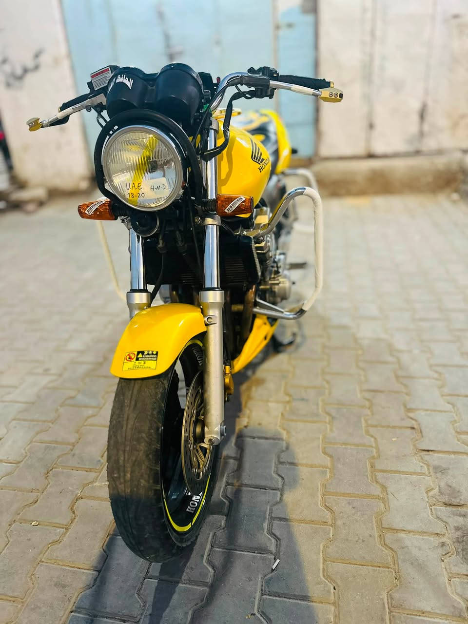 سلام عليكم شباب دراجه سيبي فور 400 دراجه للبيع دراجه نوزل  نضافه احله من صوره نضافته فول دراجه كفاله دراجه شلعه ومعدل المكان نعمانيه الشراي يتصل عله هاذ رقم (***********)
