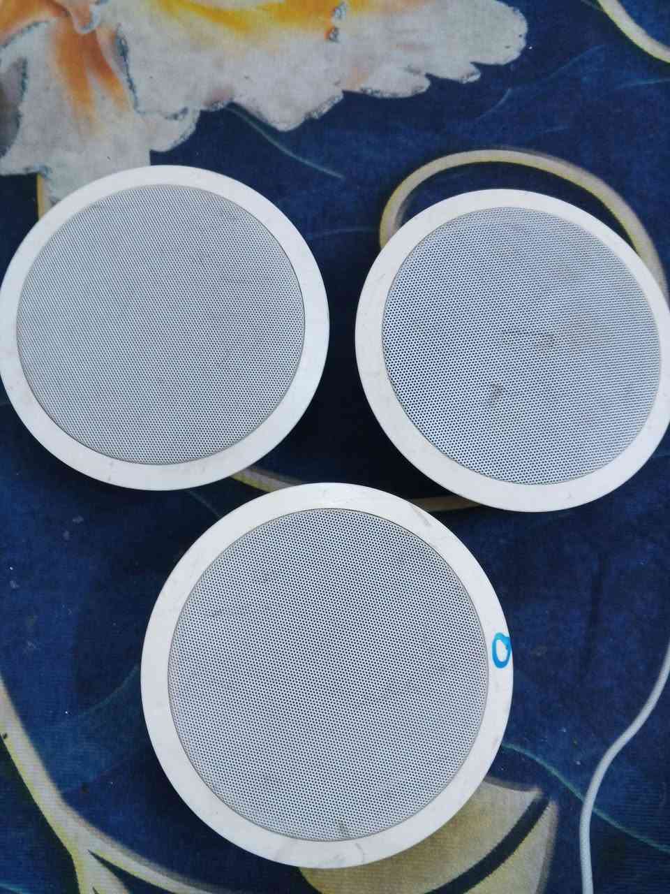 سماعات سقف ثانوي جديد غير مستعمل عدي 80قطعة للبيع العنوان بغداد مدينة الصدر حي طارق لايوجد توصيل سعر وحدة خمسة آلاف رقم الهاتف ***********
