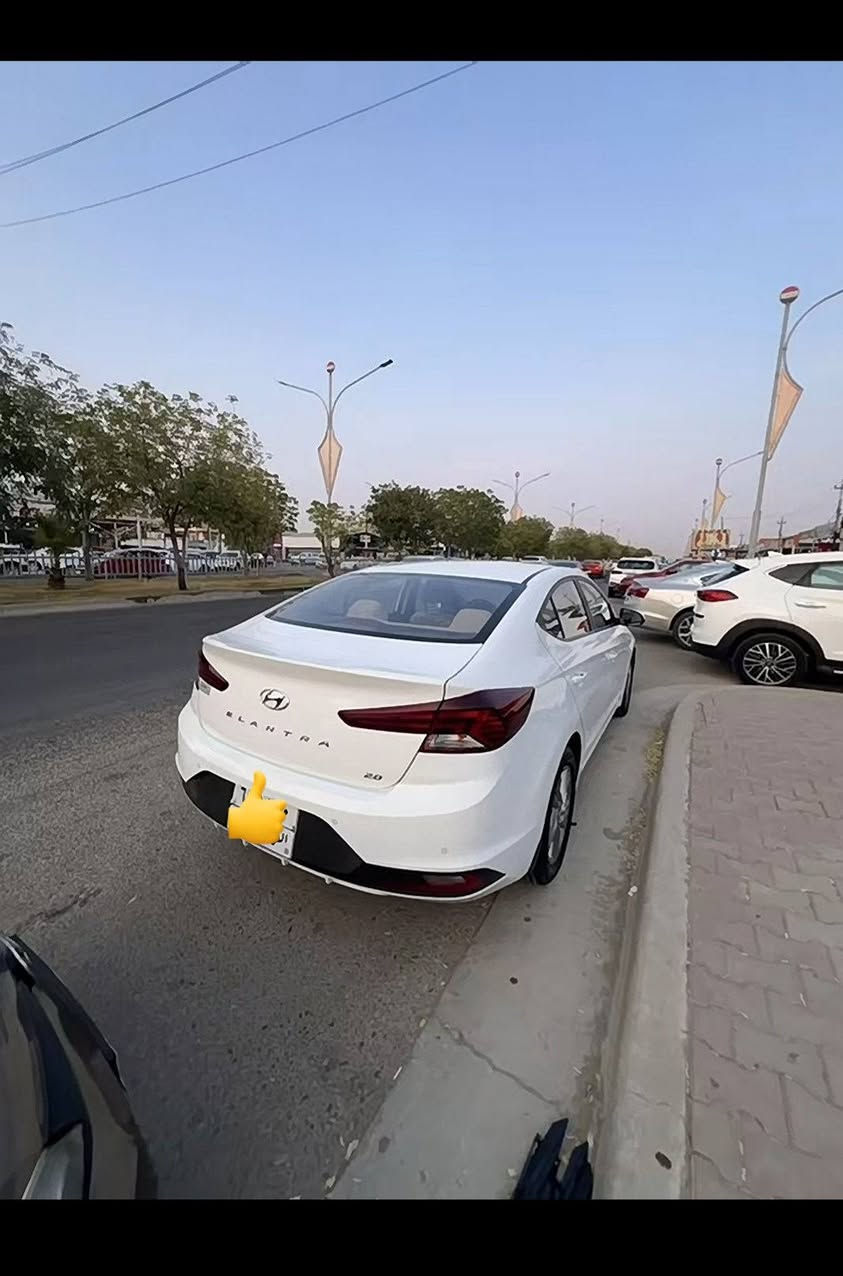 النترا ٢٠٢٠ خليجي ابيض ماشي حقيقي ٥٢الف كيلو مكفول من كلشي سياره كلين مابي كلشي رقم تليفون ***********
