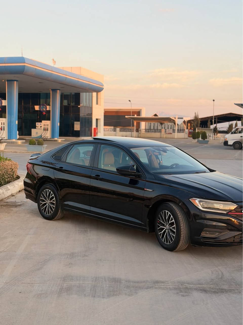 VOLKSWAGEN JETTA SEL 2019  
فوول مواسەفات پێشو پشتی کراوەتەGLI ناو قەیسی کوشن هیتەر پێش و دواوە ڕادار ئاوێنە رادار گێچ ئەلیکترۆنی ناو لید 16ڕەنگ  بەس بۆنیت بۆیاخ بێناو شانسی بەدەنە بەتانە بەشەرت ئێرباگ بەس شان تەقیوە 90 مایل ڕۆشتوە گێرو مەکینە بەشەر بیلاد سالۆنسای دەسکاری کراوە
سعری 132 گەلاو مەجالی تێدایە 
***********
***********
ڕانییە رانية, السليمانية
