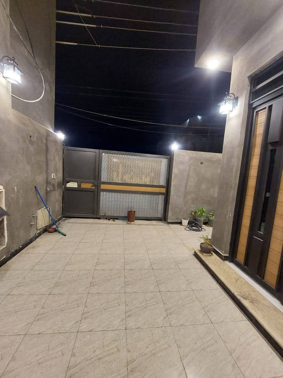 بيت ٢٠٠ متر ع ساحه وشارع بالموحيه مقاطعه ٣٩ قاطين كونكريت مسلح مطلوب إسكان ٦٠ مليون يتكون من ٢ غرفه واستقبال ومطبخ وصاله وصحيات والطابق الثاني ٤ غرف بيت جديد ابو كيان ***********  لمزيد من العروض ادخل على رابط كروب الوات ساب
https://chat.whatsapp.com/FmpEecBasdwIruejFomvi8?s=cl&p=a&mlu=4
