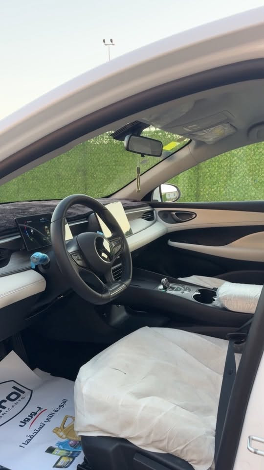 سلام عليكم
للبيع:  BYD SEAL 5
موديل: 2025 
رقم بغداد تحويل ثاني يوم
ماشية 13 الف الكلي  
بجم لد 
بكلايت لد
كامرة دوارة
شاشة
حساسات خلفية
داخل ابيض
قطعتين تبريد

كفاله من بارد وتبديل وصبغ
بيها طخه صغيره بالباب
السعر: (19200000)مليون دينار عراقي
للاستفسار: ***********
العنوان: بغداد العامريه
