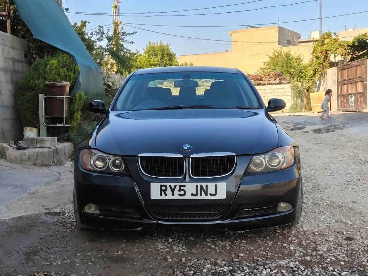 ئەوروپی سوکان عەکس BMW e90 مۆدێل 2005چوارپستۆنی بەنزین  شەش گێر.  بەسمە .  تەبریت کارەبای گێچ هەموی ئیش دەکات .   . بەنزین کەم دەخوات  سعری 35  و مەعمەلە گۆڕینەوەش دەکەم بەسایەرەیک بە دڵم بێت . تکایە ئەگەر مشتەری نیت نامە مەنێرە 
*********** دخان, السليمانية
