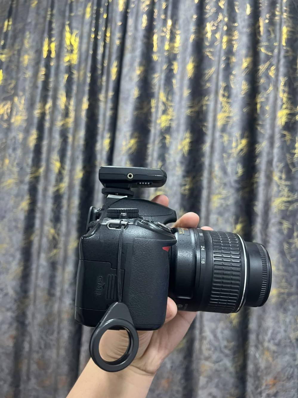 نيكون D3100 • ١٤٫٢ ميگابكسل • عدسة ١٨-٥٥ VR