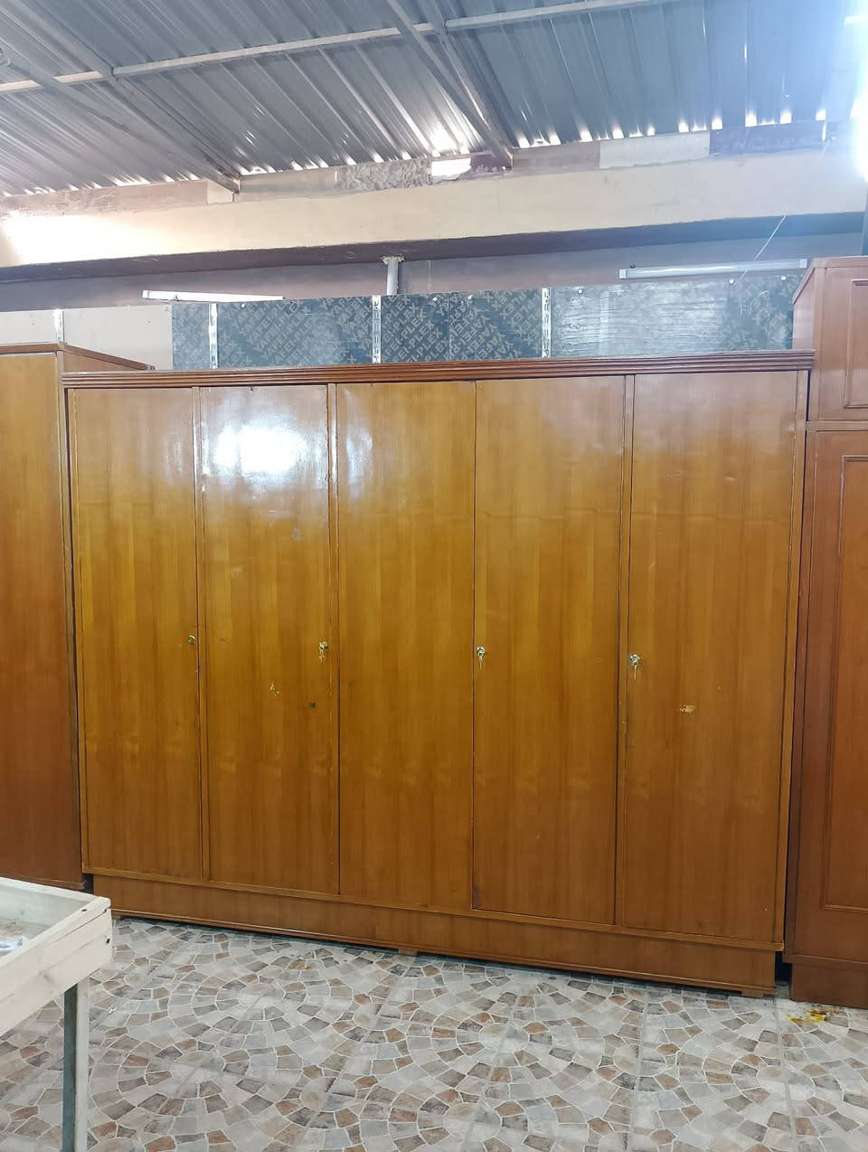 كناتير مستخدم كلش نضيف اخو جديد زورونا معرض السليمانية البيع وشراء الاغراض المنزليه...قادسيه قطعه500.تواصل عل الرقم واتس اب ***********...تجدون مايسركم .ادارة.سعد الامير
