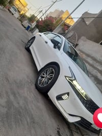 كيا k5 موديل ٢١ السياره بأسم الشركه السياره اصلها خليجيه بس بيها ضربات...