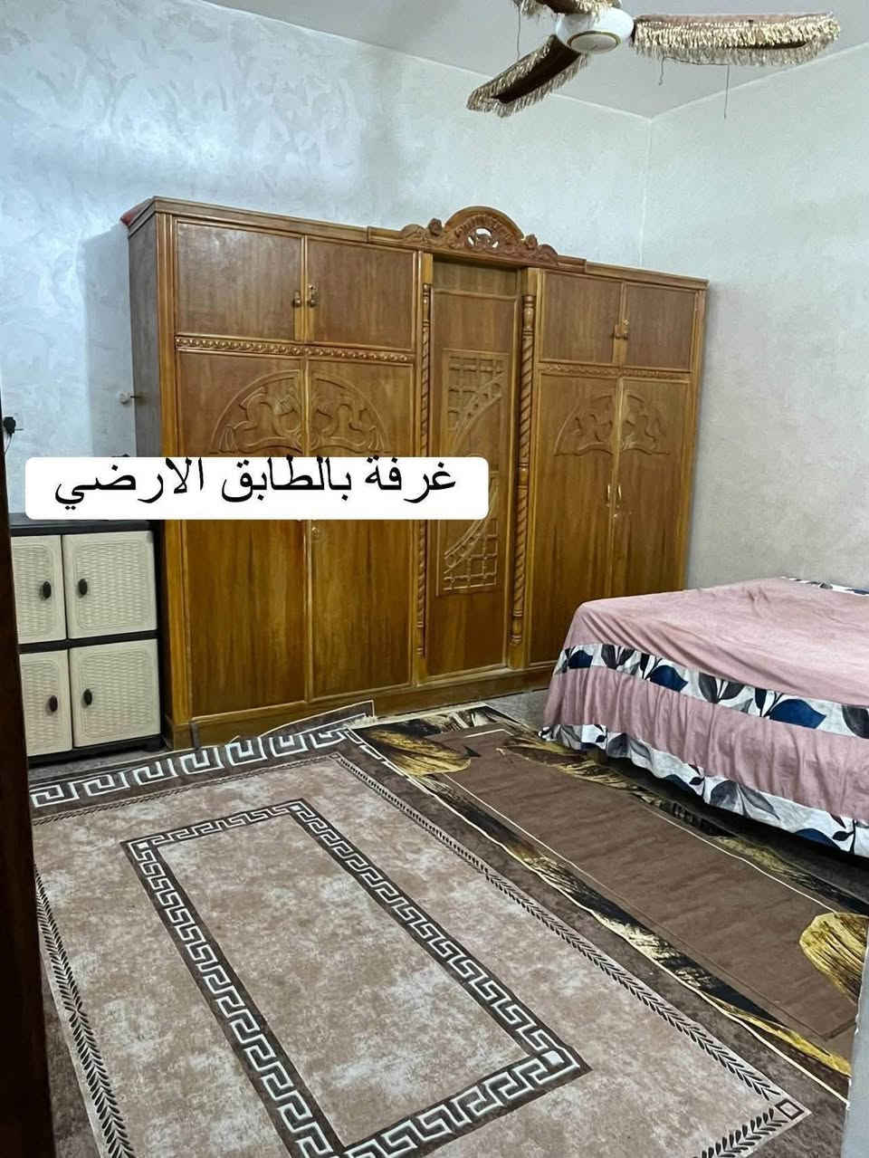 مراوس مع مزرعه بالديوانيه او بيع عادي
بيت في الخصيمه طابو صرف 3 طوابق ع شارع العام ركن يم المركز الشرطة طابق الارضي غرفه ،الثاني 4 غرف ،الثالث غرفه وحده 1 مجموع الغرف 6 غرف نوم ، الاستقبال طولها 6 امتار حمامين داخلي وخارجي بناء حديث 
مساحة120
***********

نص مكتوب في الصور:
- صالة
- غرفة بالطابق الارضي
- مطبخ بارد
- استقبال