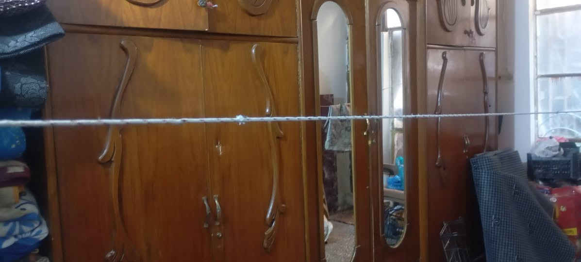 غرفه نضيفه للبيع مامتواجد على الفيي *********** مكاني شهداءالملحق
