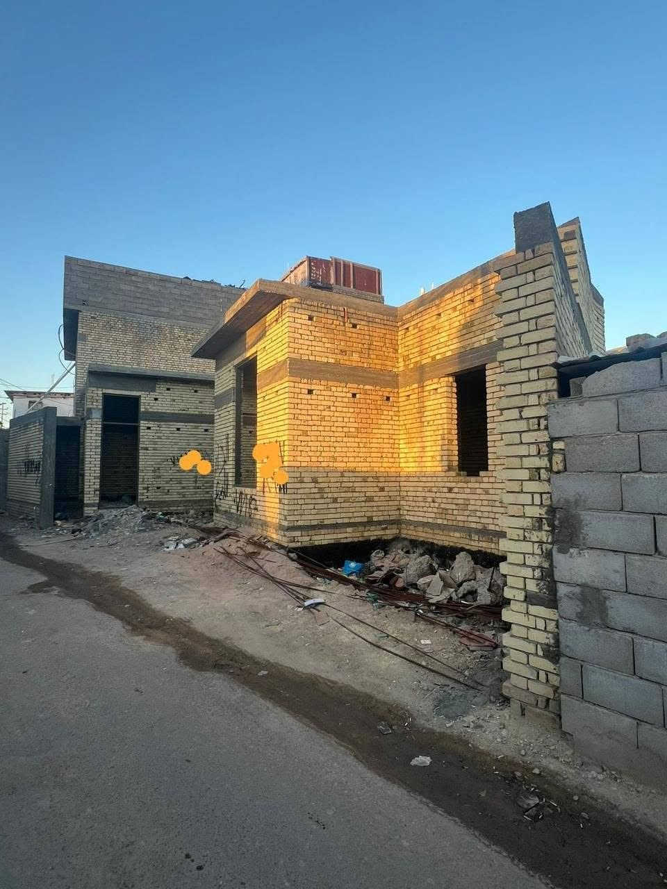 🏡 للبيع دار في ابو الخصيب – عويسان
▫️المساحة: 205 متر▫️الواجهة: 16 متر▫️النزال: 13 متر▫️نوع البناء: طابوك▫️الطابو: صرف عرصه
يحتوي الدار على:✅ غرفتين✅ ديوان✅ مطبخ حار وبارد✅ حديقة 3×2✅ كراج 5×3
📍الموقع: ابو الخصيب – عويسانيبعد 200 متر عن شارع السايدين
💰السعر: 170 مليون قابل التفاوض

للأستفسار  ***********
