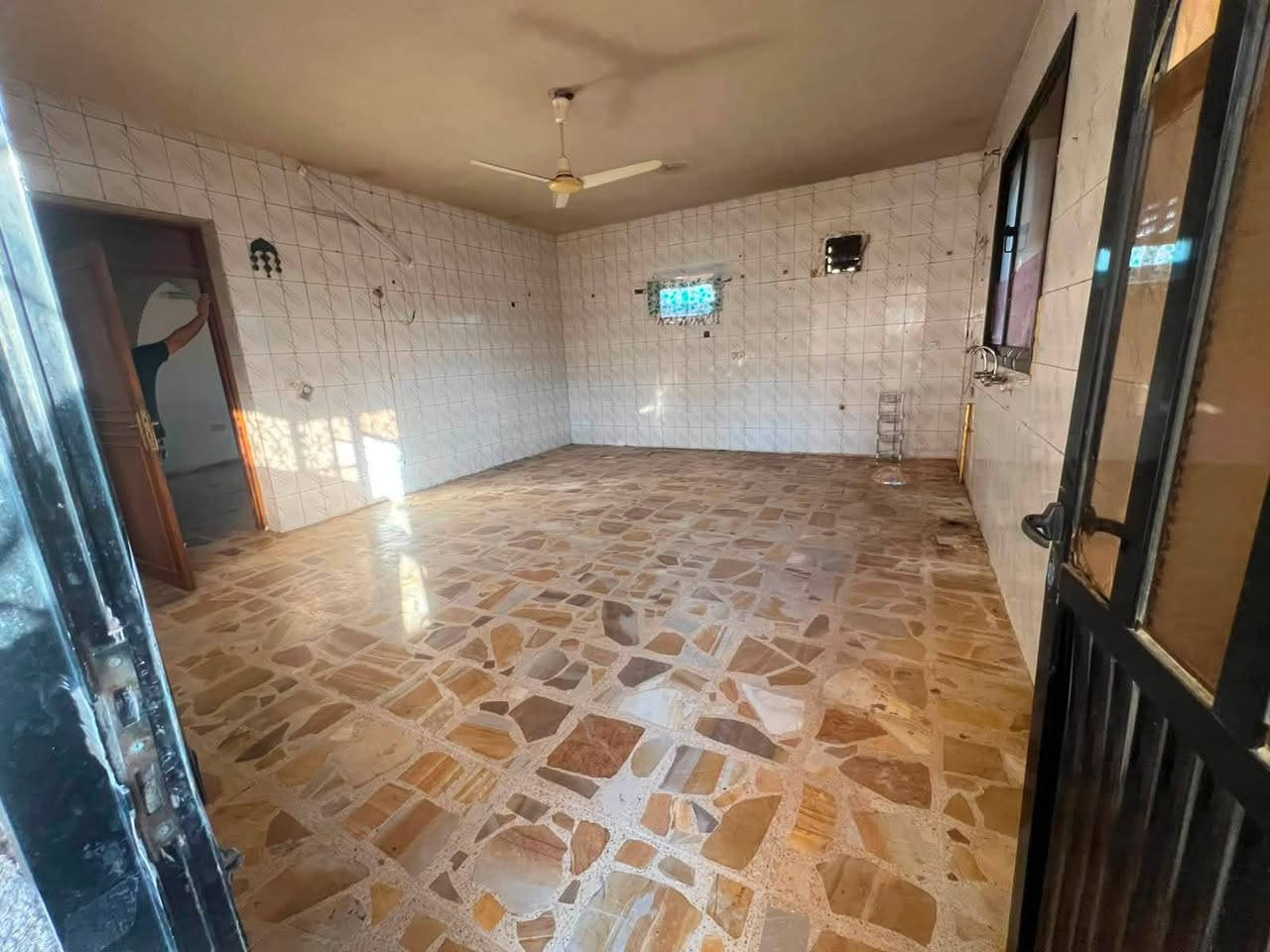 🏡 للإيجار – بيت في السيدية
📍 الموقع: السيدية – مربع الاقتصاديين
📐 المساحة: 300 متر
🛏️ عدد الغرف: 5 غرف نوم
🛋️ صالة واسعة
🍽️ مطبخ
🚿 خدمات متكاملة

📞 للاستفسار: ***********

أرام للاستثمار والتطوير العقاري
نوفر لكم أفضل الخيارات العقارية للإيجار والبيع.
