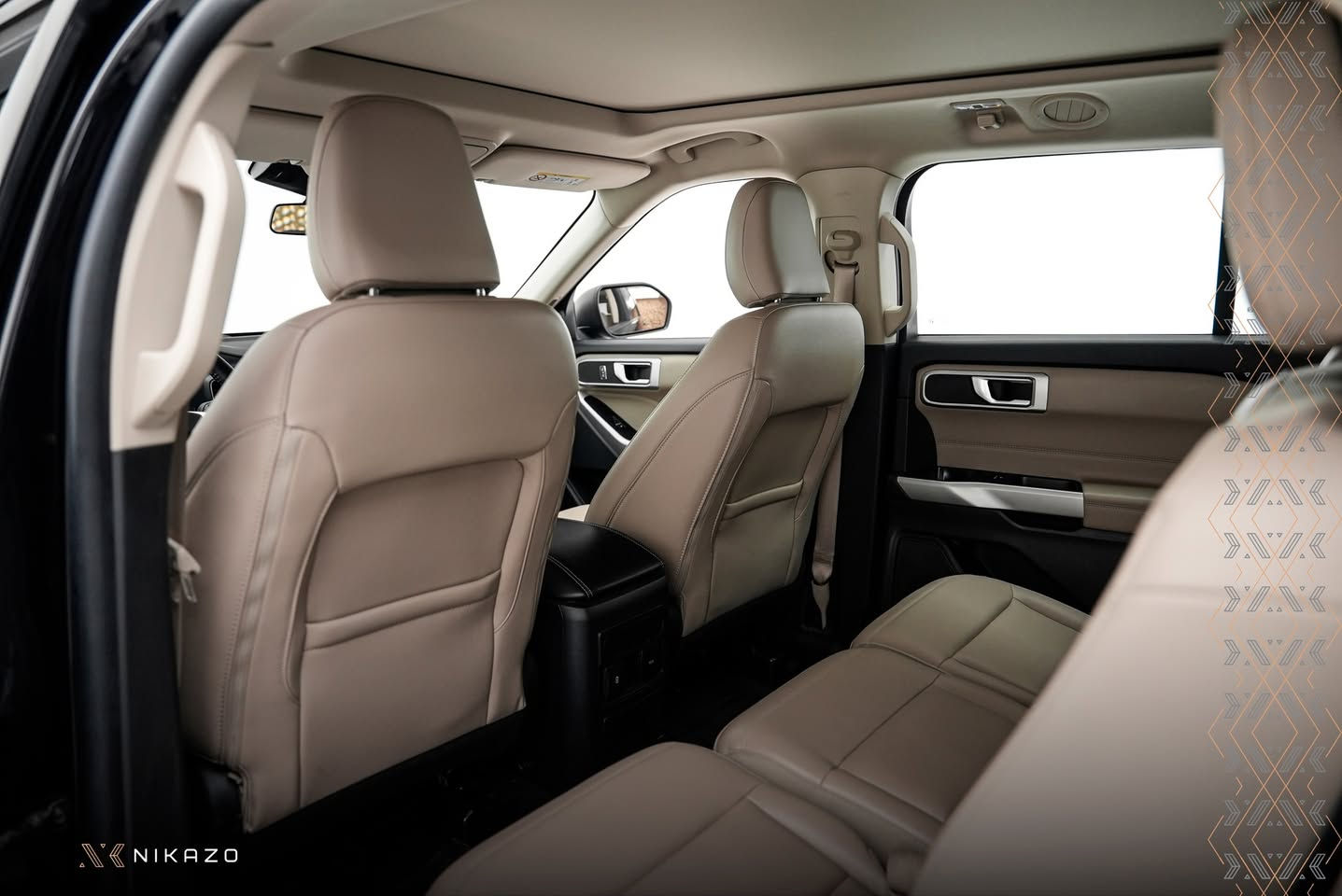 للبيع FORD EXPLORER XLT 2022

وارد خليجي موجود في اربيل ( سيارة شخصية ليست من معرض)

محرك  4 سلندر ٢٣٠٠ توربو ثنائي

كير اوتوماتيك ١٠ سرعات

4WD دفع خلفي و

إطار 245/R20

مساند هواء ٨

كوشنات جلد الامامي مدفئة

شاشة لمس7 انج  ( Apple Car Play ,Android Auto)

تبريد ثلاثي المناطق

نظام EPAS

مرآة خلفية نهارية وليلية

نظام النقطة العمياء

نظام المكابح التلقائي للطواريء

ميزة التشغيل الاوتوماتيك عن بعد

بانوراما

باب الصندوق كهربائي

كود دخول للسيارة

نظام المحافظة على المسار

حساسات خلفية+ كاميرا

كير ماوس

اوتو هولد Auto hold

أوتو ستارت Auto start

أوتو ستوب Auto Stop

منافذ شحن 12v و v 220

اشتريته عام 2023  صفر من الشركة المستوردة ومستعل قليل

الان الكيلومتر  50000 كم 

لايوجد فيه دعمة ولاصبغ فقط خدش قليل في الدعامية الامامية اليمنى و الدعامية الخلفية اليسرى

نظام بصمة موجود عدد 2 سويج

موجود الكتلوك وكتاب الضمان

هدية سيباية

السعر  315 ورقة

 7راكب  .داخل جلد

الاتصال  بالارقام

"***********"

"***********"
