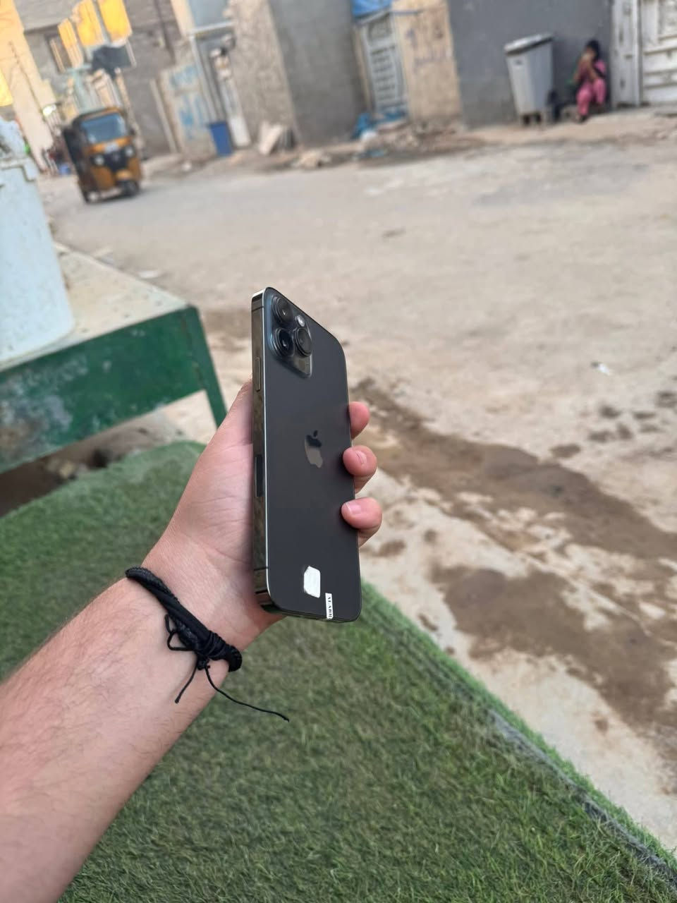 للبيع iPhone 13 Pro Max - شرط فول نظافة* ✨
*📍 المكان*: بغداد - مدينة الصدر  
*📱 واتساب*: *********** - راسل وتدلل 

*التفاصيل:*
- *الذاكرة*: 256GB
- *البطارية*: 79% - تشحن يوم كامل
- *اللون*: الفيلي
- *النظافة*: مليون بالمية - بعده بلزكات الشركة - شرط فول نظافة 

*الفحص كامل:*
اتصال ✔️ سيمكرت ✔️ فيس ايدي ✔️ واي فاي ✔️ - كله شغال بدون عطل وشرط النظافة 

تجي تفحص على راحتك لحد ماتمل - ضمان يوم
شحن مخابرة تكنيك 

*ملاحظة*: شاشة 3 خيارات مستبدلة 

*💰 السعر*: 460
وبي مجال قليل 

---
