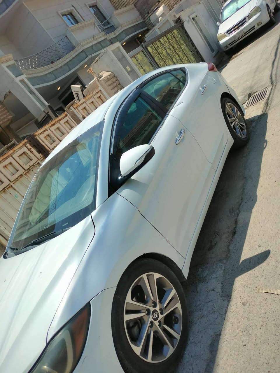 السلام عليكم النترا ٢٠١٧ بصمه كشنات جلد كاميرا اشاير بالمري سياره فول عدا الفتحه وارد امريكي منظومه تبريد اليوم شديتهة صدر جديد محرك كير خير من الله والكير اي تي السياره بيهة تكشير بكم مكان حاطله فابيو
السياره باب السايق بيهة طخة مصلحة مصبوغه على كد الضربه وصفحة السايق مرشوشه كلير توحيد اللون
 ابيع سعر صفره ١٠٥ وبيها مجال للشراي
سنويه اصدار جديد السياره لا لغود ولا شواصي ضربتهة بالنص واضحة بالصوره
ماشيه ٨١ حقيقي 
***********
