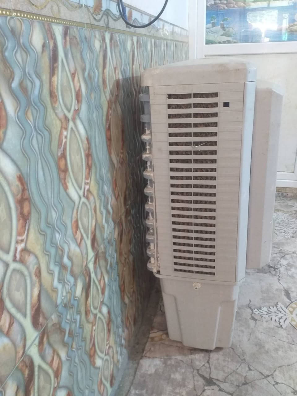 كنفيرة للبيع شغالة شرط الفحص نقصهة لييف ورجلين مابيهة سعرهة ٣٥ وبيهة مجال للشراي ***********
