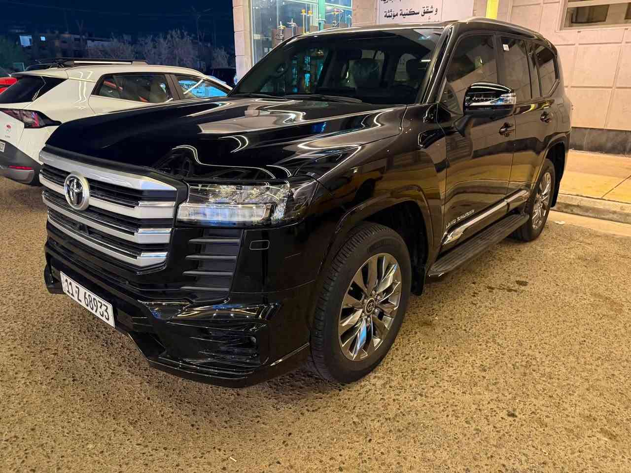 السلام عليكم لاندكروز 2024 زيرو
موصفات GXR لمتد. 
رقم بغداد 
6سلندر 
ماشيه 4 ألف حقيقي ع ايدي 

مكفولة من البارد والصبغ والفتح / فقط بيه رصعات بسيطه 
السعر 67000$ 
الااتصال ***********
