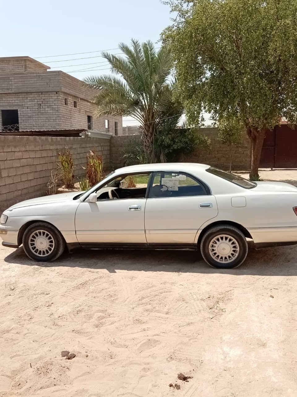 بـعد التحيه والسلام 
بـطه منصل موديل ٩٤ گير ومحرك ٣٠٠٠ شرط
مصبوغة جماليه تواير جدد لايت زنون 
صدر نص عمر سياره جاهزه شغل ومشي 
سنويه ٢٠٢٧ شرط التحويل مكاني بيجي 
السعر ٤٧ وبيها مجال 
مكلف بلنشر للستفسار ***********
