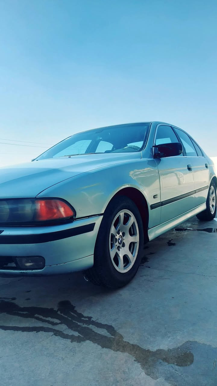 السلام عليكم
للبيع BMW صقر موديل (2000)

سياره نضيف محرك كير مكفول 

مصبوغ عام للجماليه محرك 30 دبل 

العنوان بغداد #ناحيه_المشاهدة 

ملاحظة سياره حادث جاملغ خلفي 

سياره بأسمي . سعر(85) بيها مجال 

للتواصل والاستفسار (***********)
