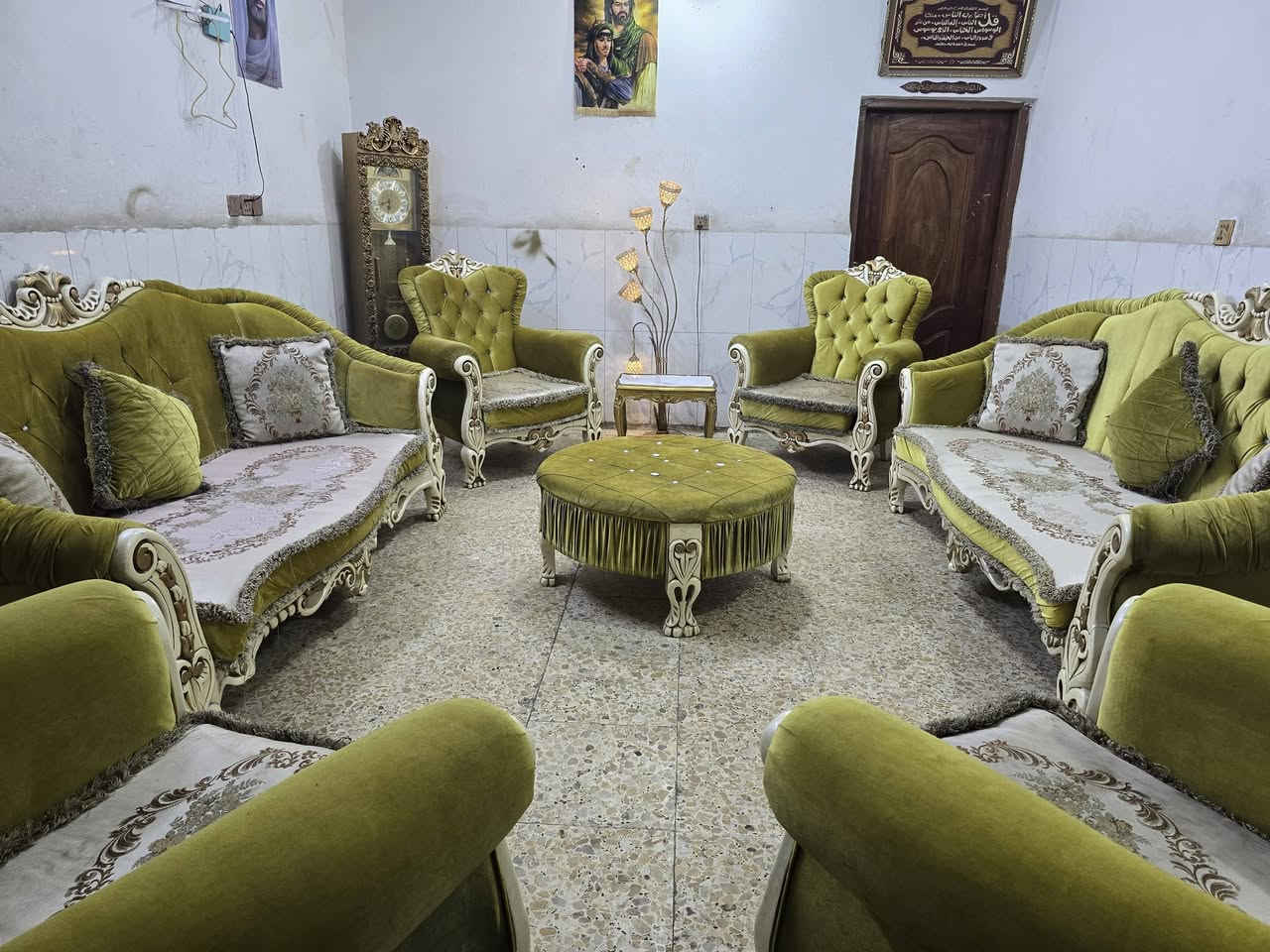 تخم زان تركي 10 مقاعد نظيف
سعره 360 وبي مجال مكان البياع 
اكو توصيل ب واتساب 
***********
