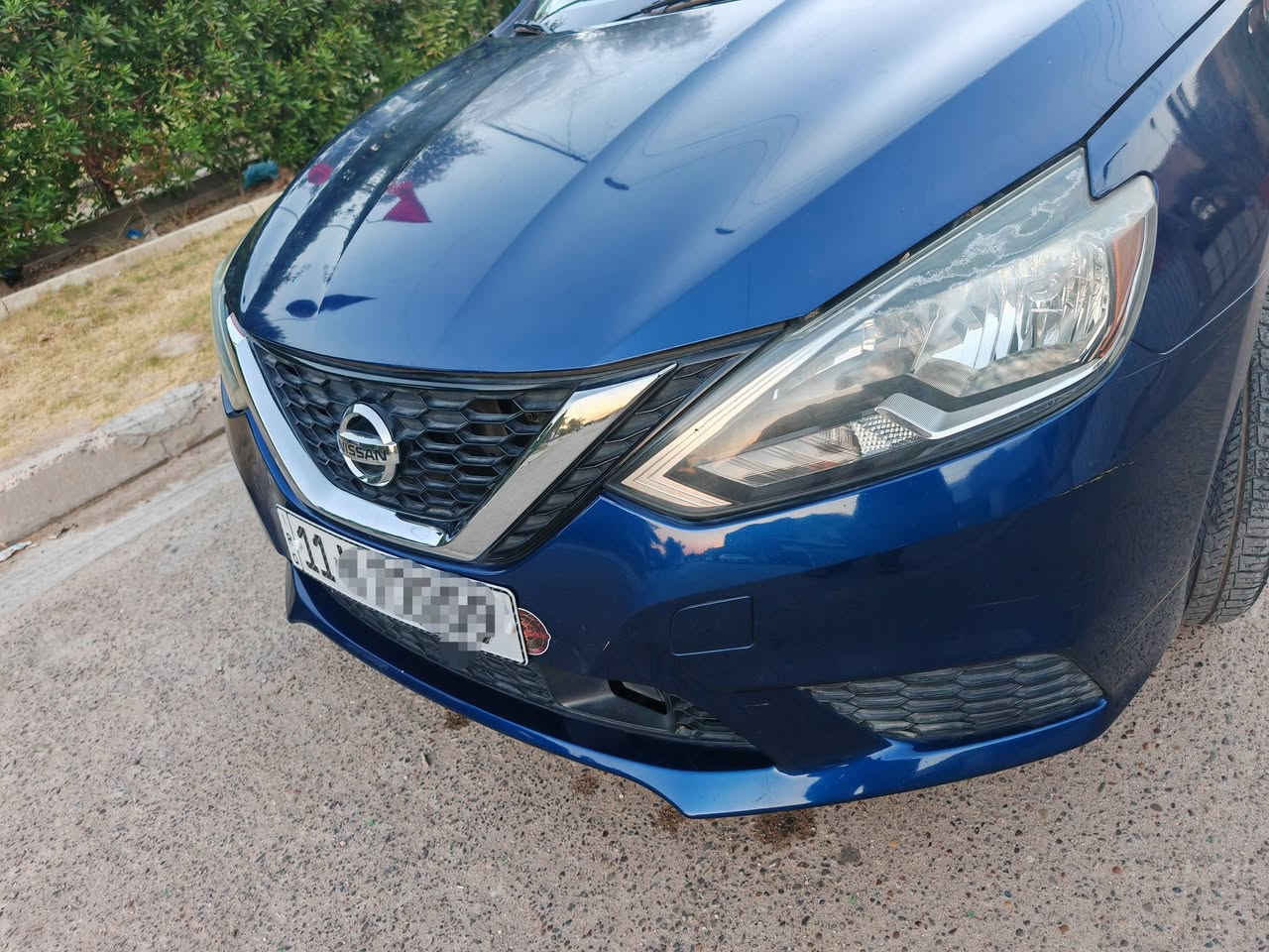 نيسان سنترا 2019 (SV)  وارد أمريكي .. رقم بغداد
المواصفات:
🔹 المحرك: 1800cc
🔹 المسافة المقطوعة: 106 ألف كيلو 
🔹 الشاشة والكاميرا: بلادية الأصلية
🔹 الأنظمة: رادار أمان + مثبت سرعة (Cruise Control) 
🔹 وباقي مواصفات فئة SV المعروفة 

​🟥 الحادث:
🛠️ الحادث خلفي: الجاملغ الأيمن الخلفي والباب الخلفي مصبوغات…  صور الحادث مرفقة مع المنشور 
🛡️ الأيرباك: سليم 100% (ما طاك).
🛠️ تعديل بارد: بالجاملغ الخلفي الأيسر.

🟥 ​الملاحظات :
 جرود  بالبنيد والقمارة.
 ضعف بكمبريسر التبريد (التبريد شغال لكن برودته ضعيفة).
🟥 ​حالة السيارة العامة:
السيارة نظيفة جداً وعلى إيدي، إدامة مستمرة أول بأول، استخدام بنزين محسن وأفضل أنواع الدهن. الكير والمكينة بحالة ممتازة جداً .. سنوية وهزة جديدة لحد 2030 . 

​📍 المكان: بغداد - البلديات
 السعر: 97 ورقة وبيها مجال 
📞 رقم التواصل: ***********
