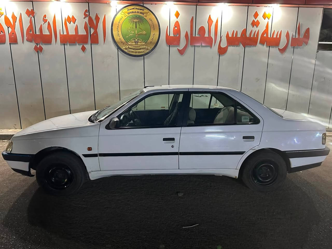 السلام عليكم
بيجو GLX 405 موديل 2012
📍 رقم : بغداد - خصوصي -ابيض
📍 السنوية : جديدة - الهزة جديدة
📍تخم اطارات جديدة
📍غرفتها نظيفة مثل ما موضحة بالصور
📍حدادية صدر امامي خلفي جديد (ايساكو)
📍عبوة فيت بم كاملة ايساكو جديدة
📍كلج اصلي ايساكو جديده
📍كهربائيه السيارة بلادي
📍الكير و المحرك بحالة ممتازة
📍تبريد البيجو معروف ❄️
ملاحظة :ضررها شبر بخشم البنيد 
العنوان:بغداد 
للاستفسار : ***********
