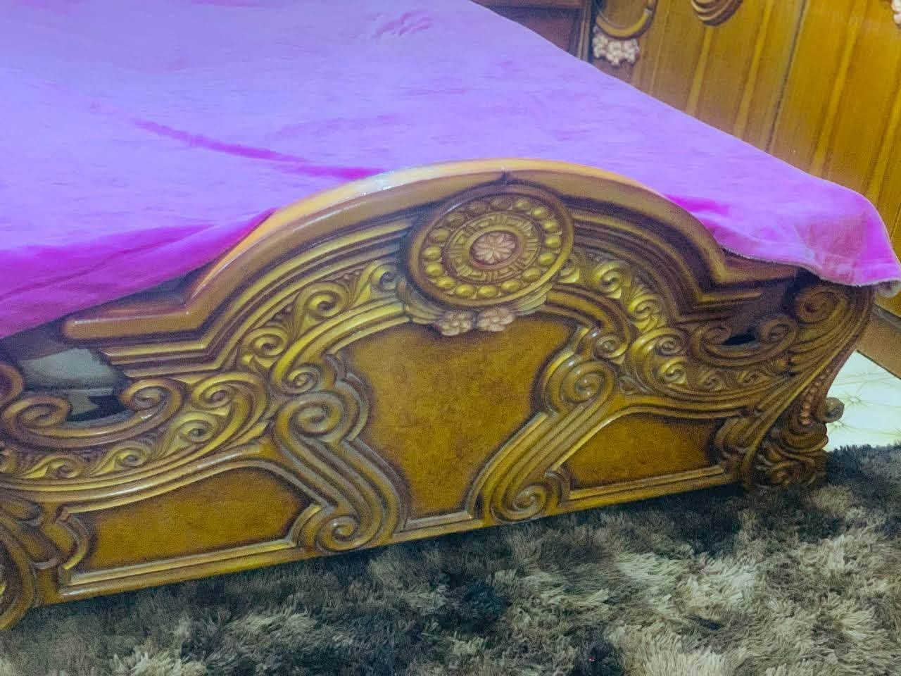 السلام عليكم
غرفة اخشاب نظيفة جدا للبيع مستعجل عليها 
ستت ابواب وملحق مع ملحقاتها موضحة في الصور 
عنونها بغداد مدينة الصدر 
***********
قيموها واخذوها
