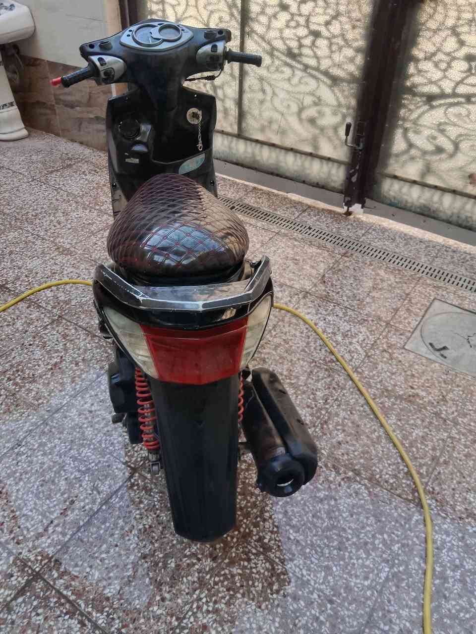 سلام عليكم سكنس فحل دراجه طافية كاطعة زنجيل دراجه جانت نكره سلف كهربائيات كلها شغاله أبيع كوم حديد اكفلها بس حلال وحرام مكاني بلديات سعرها 325 بيها مجال قليل حك الجية *********** خاص مامتواجد شراي خابر وتدلل
