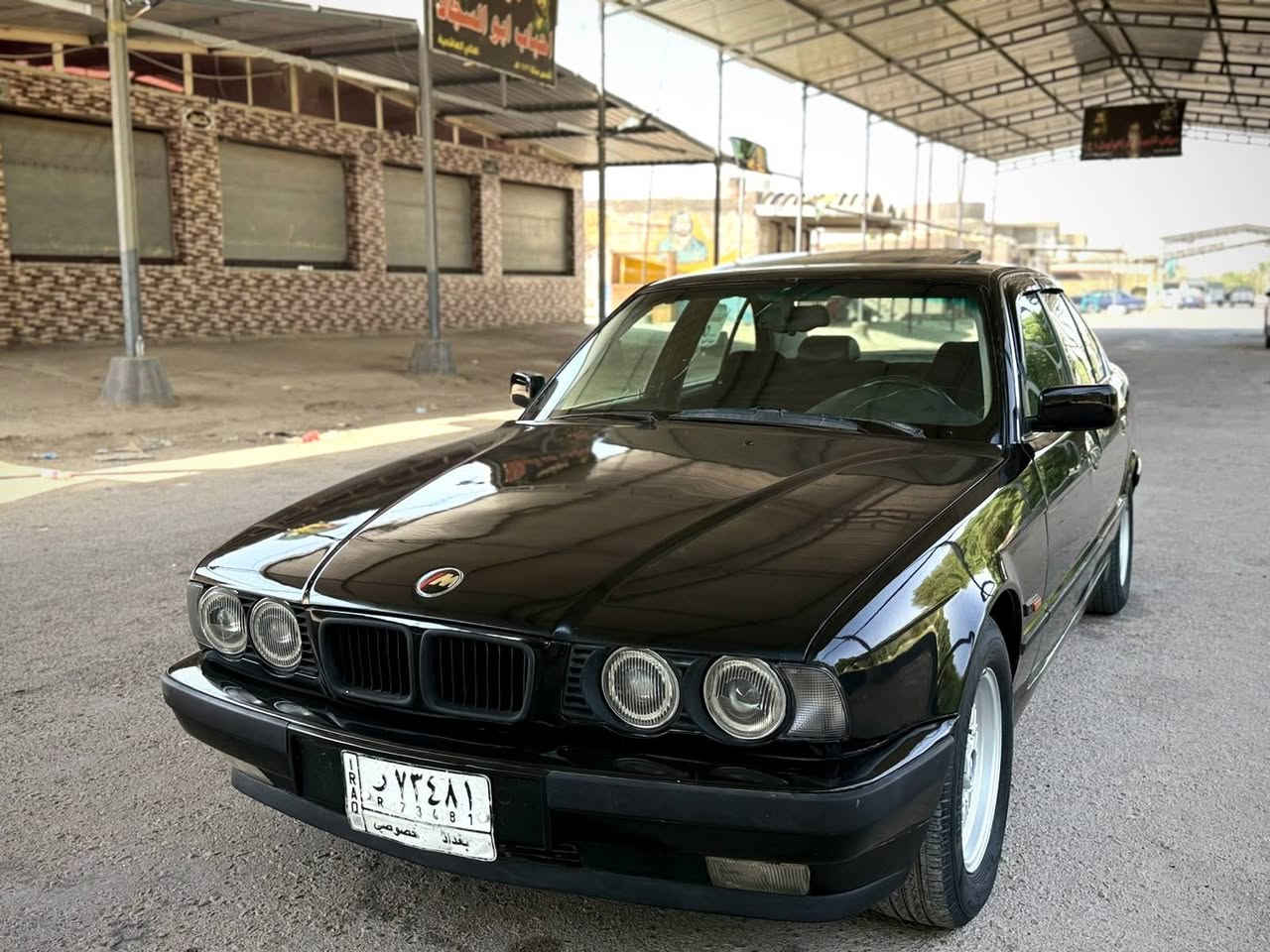 سلام عليكم ورحمة الله وبركاته
525 موديل ٩٢ اصل مسكر..
فتحة داخل جلد كهرباء...
منضومه تبريد جديدة..
لايتات زنون...
سياره مكفوله من حادث. مصبوغه الجمالية فقط..
سنويه لل٢٩...
جاهزه للأخير وبالحقيقة احلا من الصور
مكانهه حله
*********** وني الممنون
