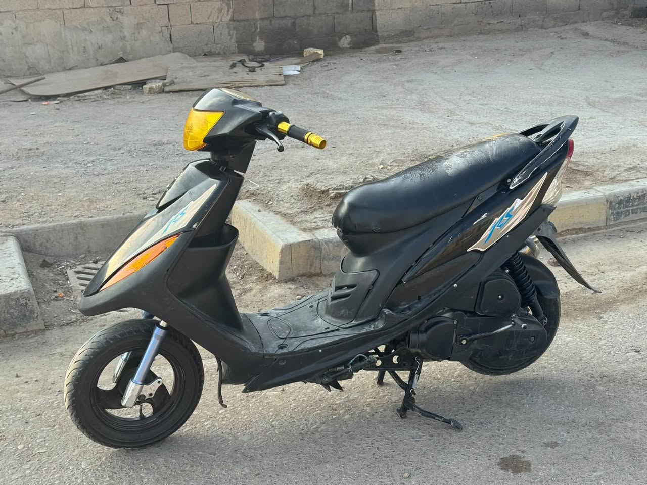 بوشه ٤٩ • مفتوحه • وراق
